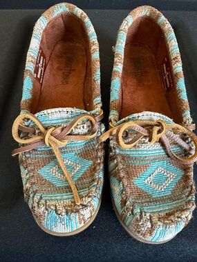 Minnetonka Baja Mocs Moccasins Blue Aztec Tapestry Southwestern Sz 7. (D)